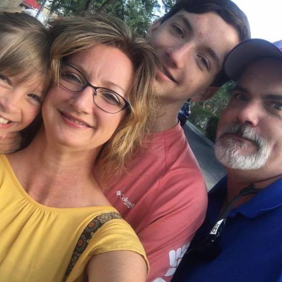 Meet your Posher, Shelly - Picture 1 of 1